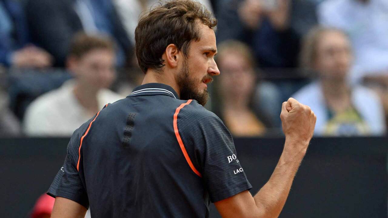 Hot Shot: Medvedev Cleans Line In Rome Final