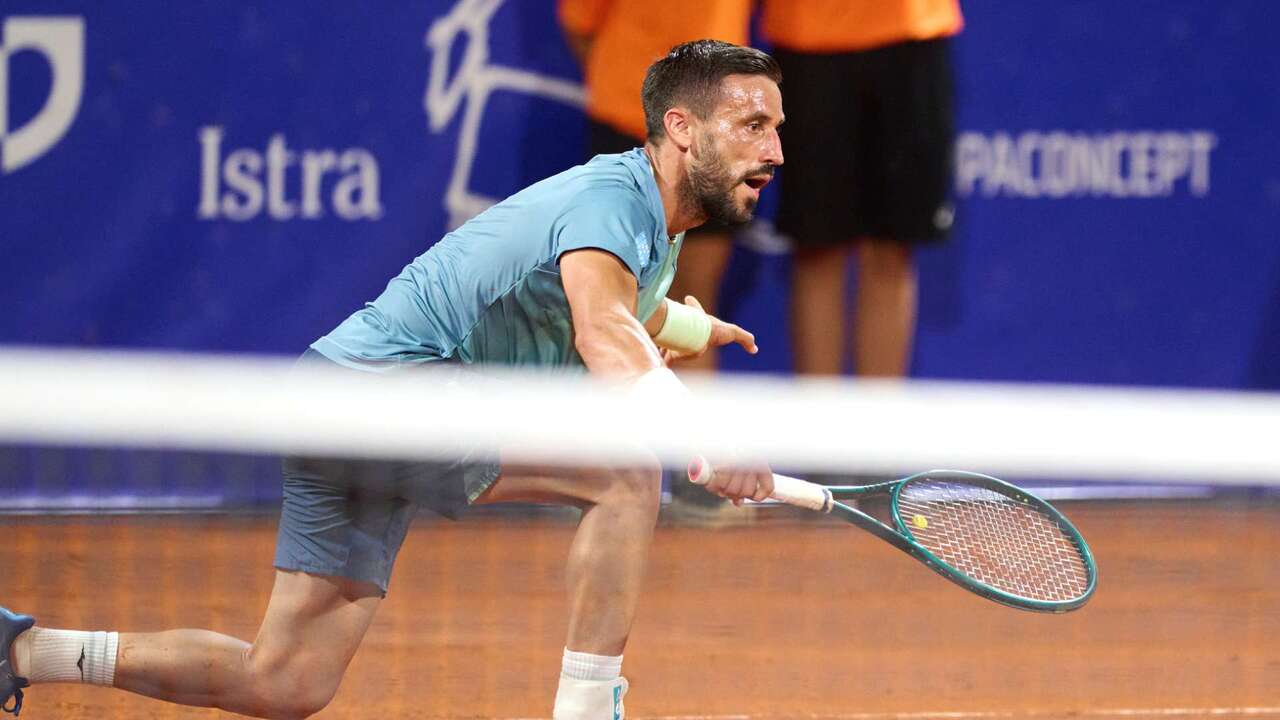 Hot Shot: Dzumhur deals with tweener trouble in style in Umag 2025 