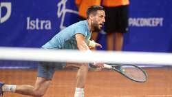 Hot Shot: Dzumhur deals with tweener trouble in style in Umag 2025 