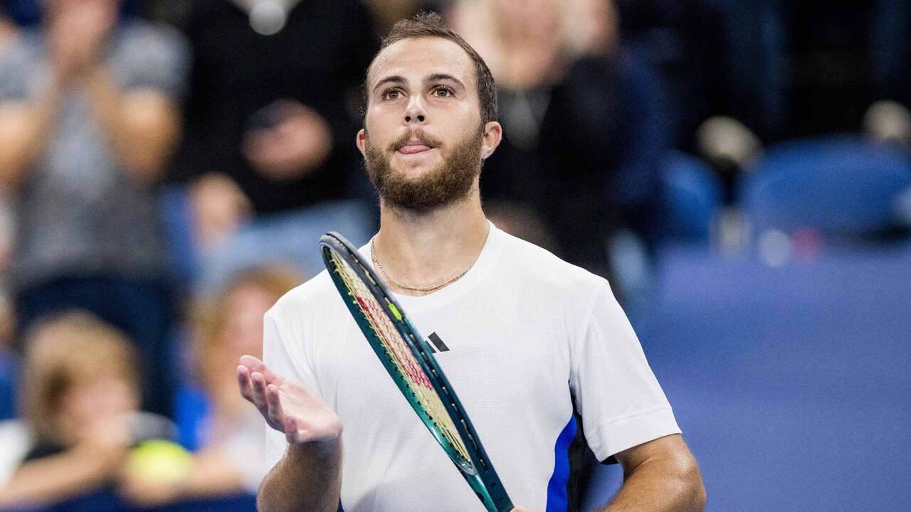 Highlights: Gaston upsets De Minaur in Antwerp for first Top 10 win