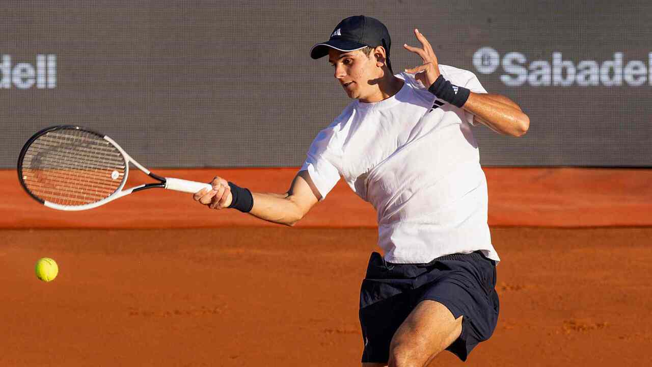 Hot Shot: Jodar fires early statement past Fils in Barcelona 2026 SFs