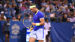 Hot Shot: Nadal Volea Casi De Espaldas Y Suspendido En El Aire De Washington