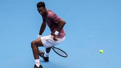 Hot Shot: Monfils conecta un golpe entre las piernas en Tokio