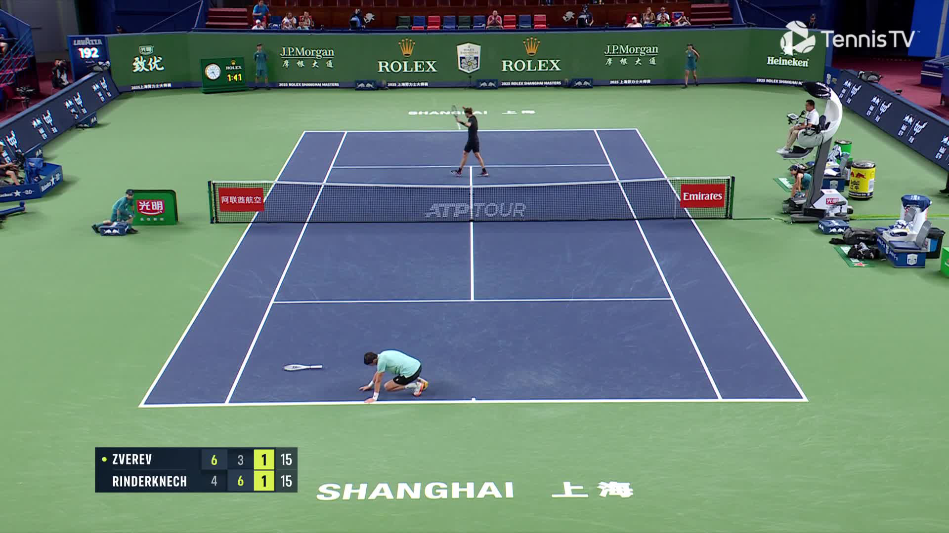 Hot Shot: Zverev gana un punto imposible en Shanghái