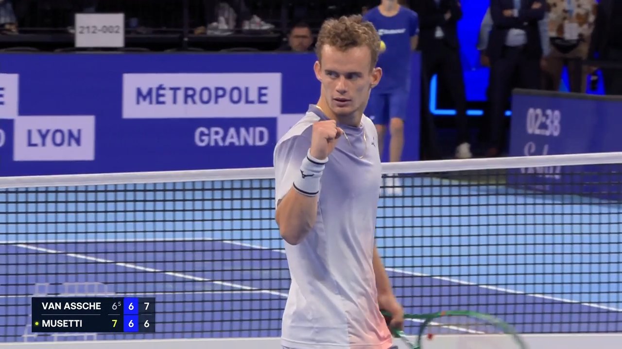 Hot Shot: 'He's made it!' Van Assche earns set point with deadly forehand in Lyon 2026
