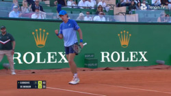 Hot Shot: De Minaur finds way around Djokovic in Monte-Carlo 2024