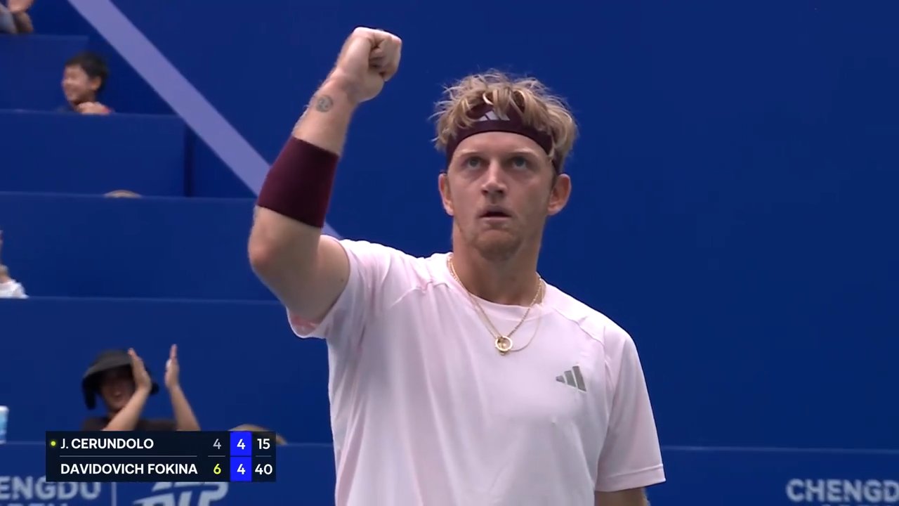 Hot Shot: Davidovich Fokina wins stunning point with magical volley in Chengdu 2026