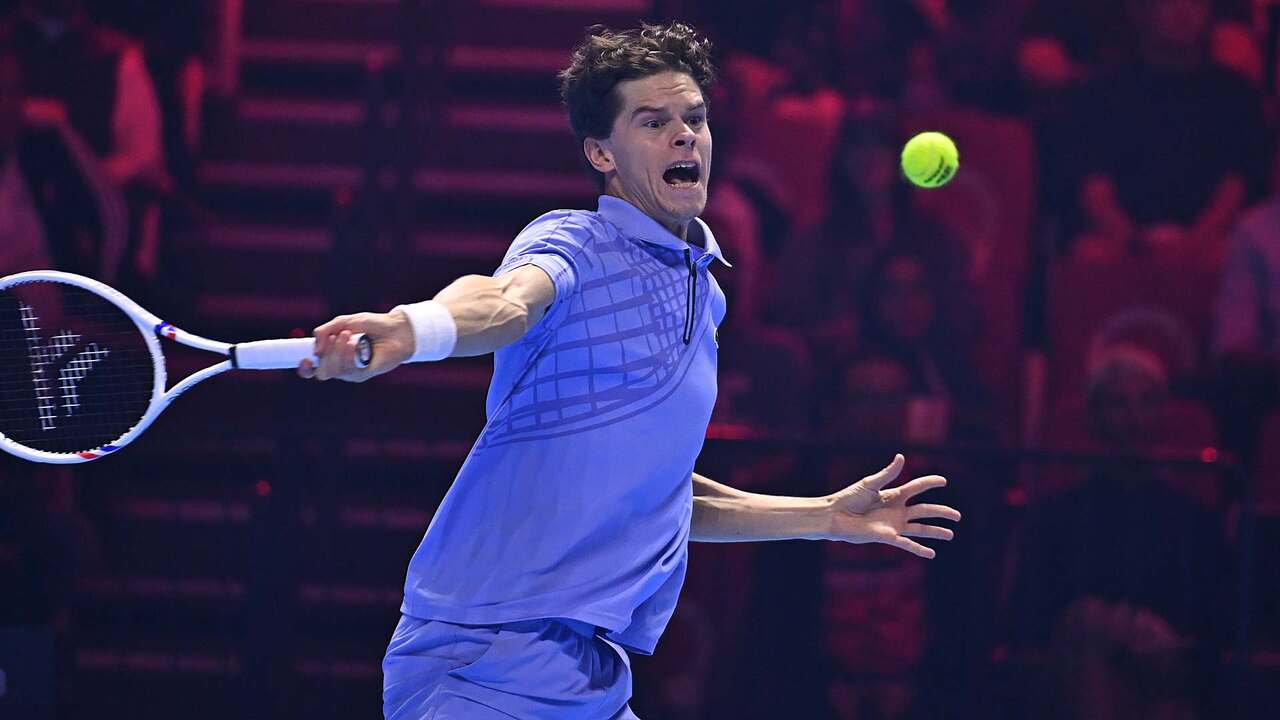 Hot Shot: Blockx earns break point with forehand bullet at Next Gen ATP Finals 2025