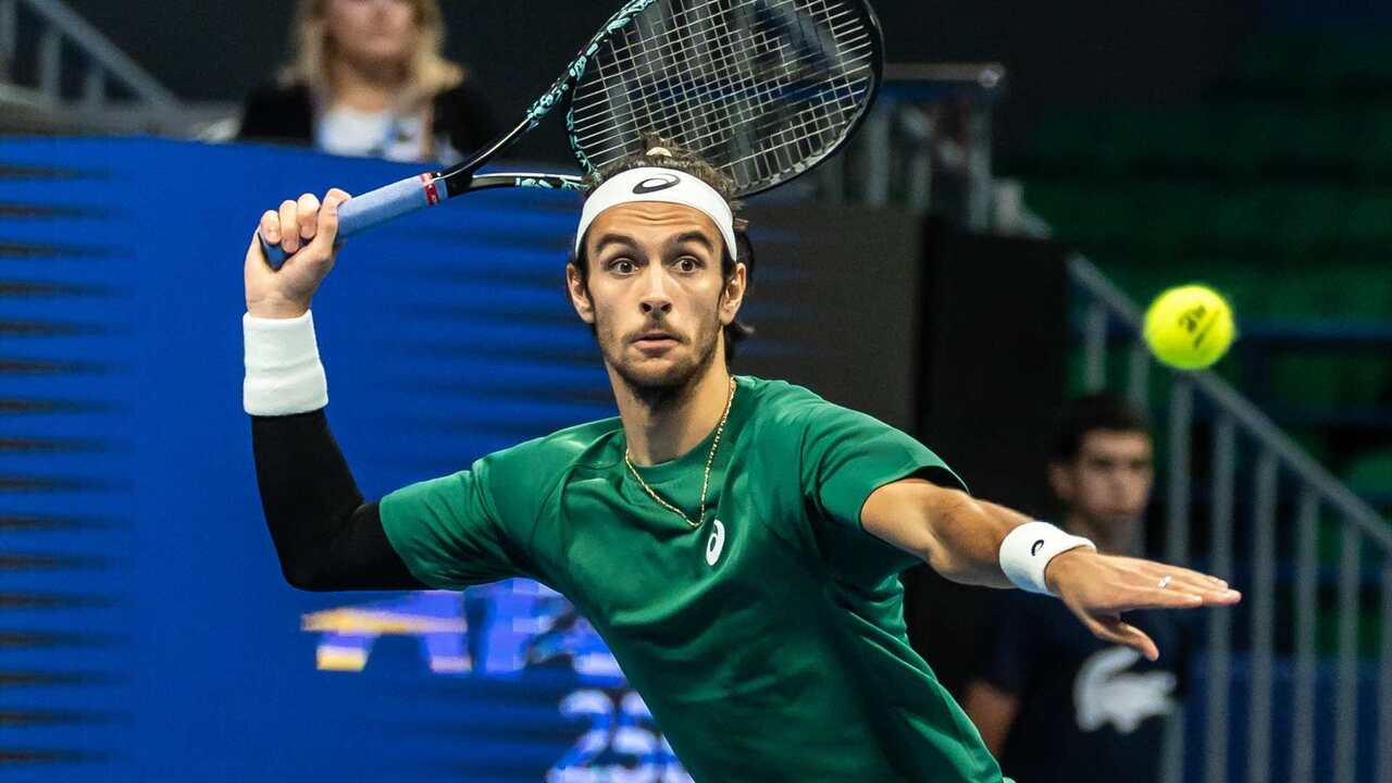 Hot Shot: Flex and finish! Musetti stuns Djokovic in Athens 2025 final