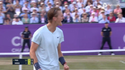 Hot Shot: Korda gana un punto mágico en Queen's
