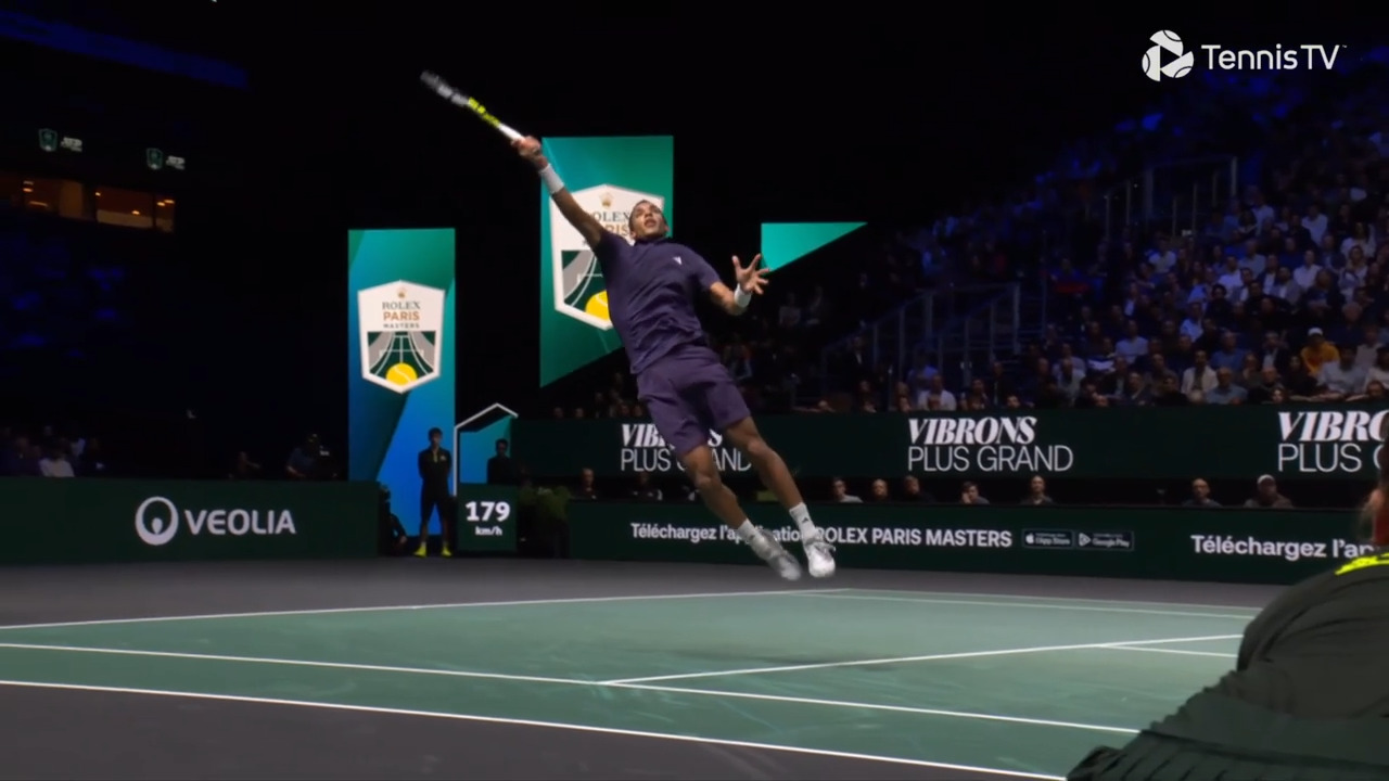 Hot Shot: Air Felix! Auger-Aliassime goes sky high to deny Bublik in Paris