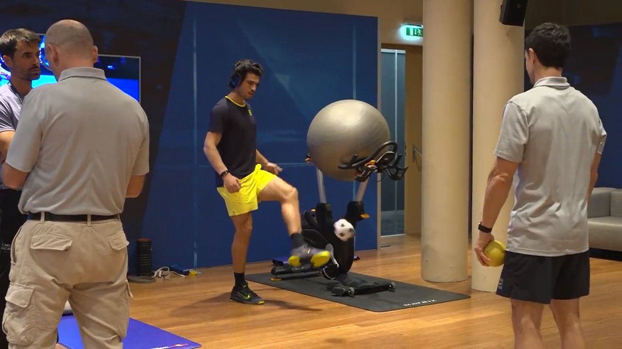 Watch Alcaraz's silky soccer skills in Vienna warmup!