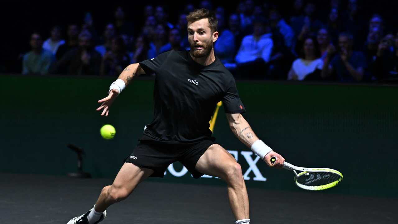 Hot Shot: Moutet tees up set points with miracle winner in Paris 2025 