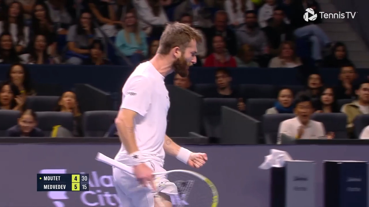 Hot Shot: The Moutet show! Not one but two world class volleys in Almaty
