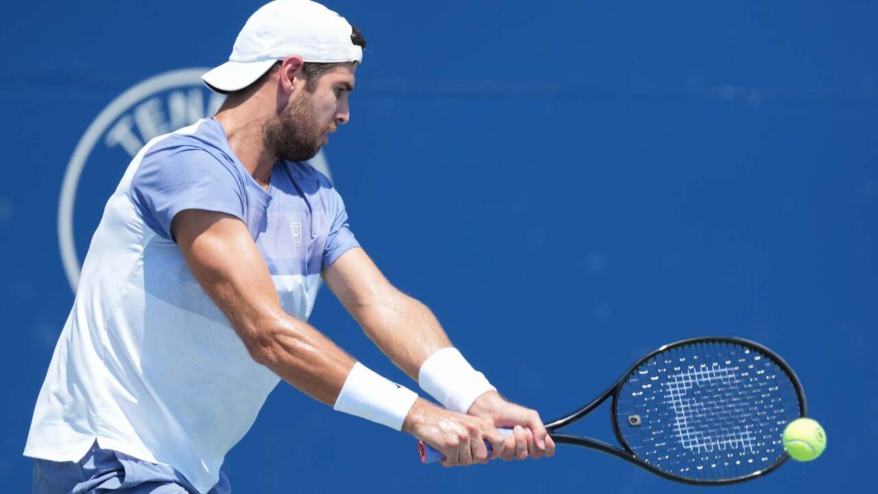 Hot Shot: Out of bounds? Khachanov says no with wide, wide winner vs. Ruud