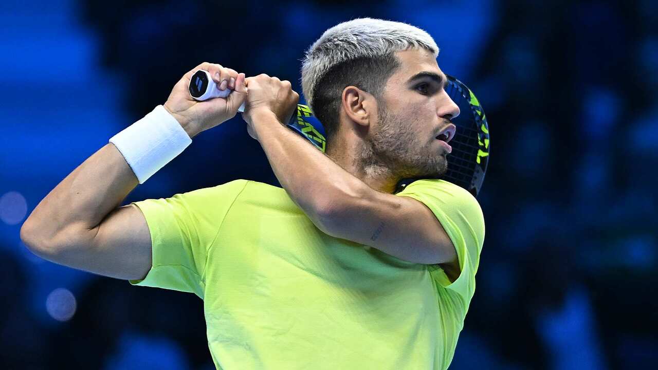 Hot Shot: Alcaraz's backhand blast sends early statement in Nitto ATP Finals 2025 SF