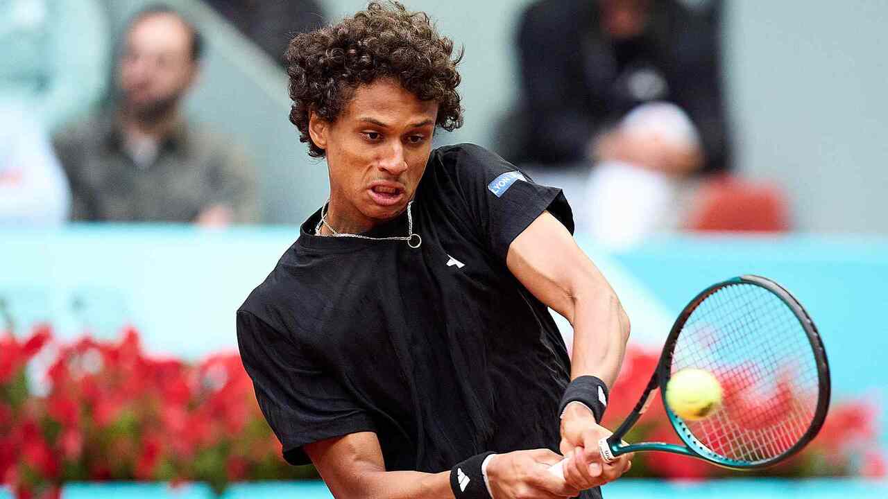 Highlights: Diallo saves three MPs to stun Dimitrov in Madrid thriller