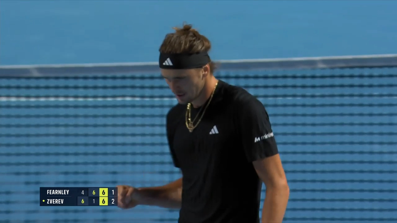 Hot Shot: Zverev's unbelievable angle leaves Fearnley stranded in Vienna 2025
