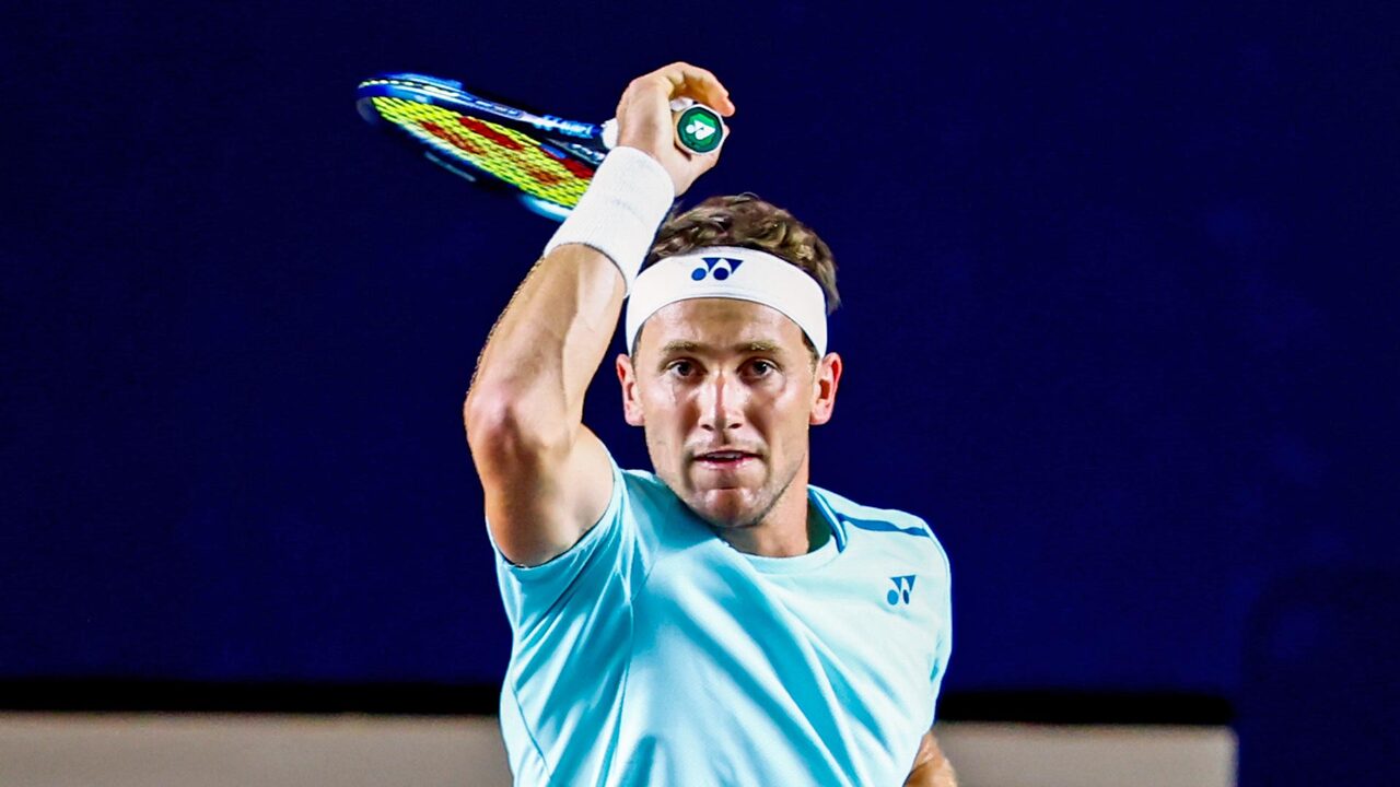 Highlights: Ruud dethrones Tsitsipas in Los Cabos SFs