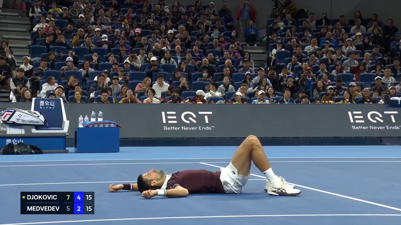 Hot Shot: Medvedev leaves Djokovic on the deck in Beijing 2026 SF