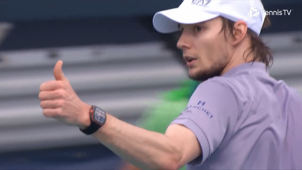 Hot Shot: Bublik afila sus grandes reflejos en Miami