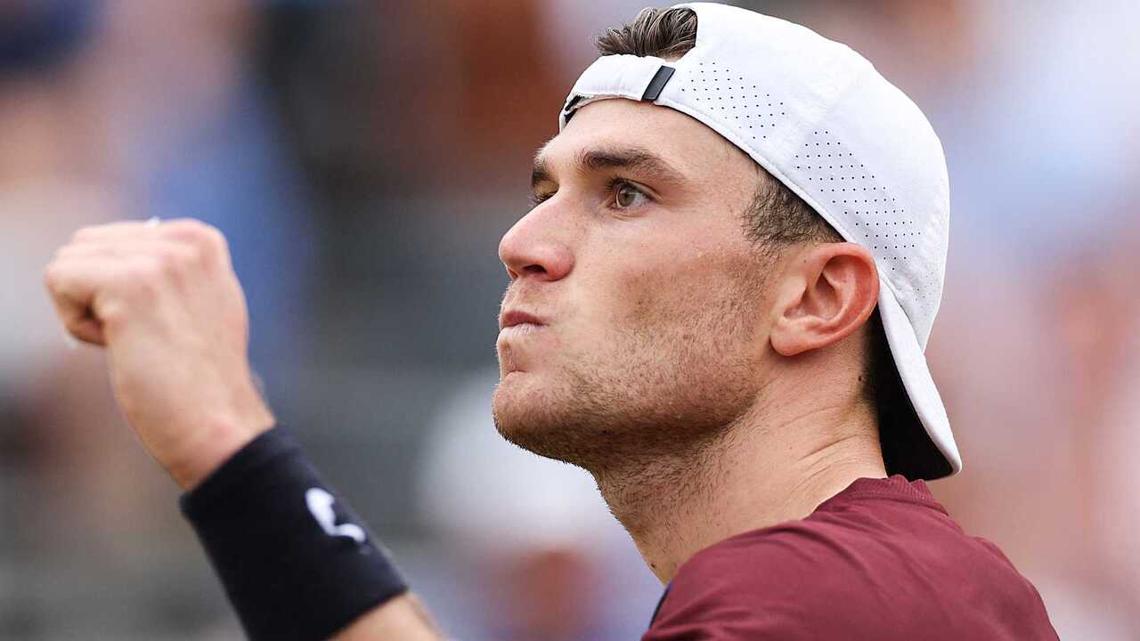 Hot Shot: 'A moment of inspiration!' Draper swats stunner at Queen's Club