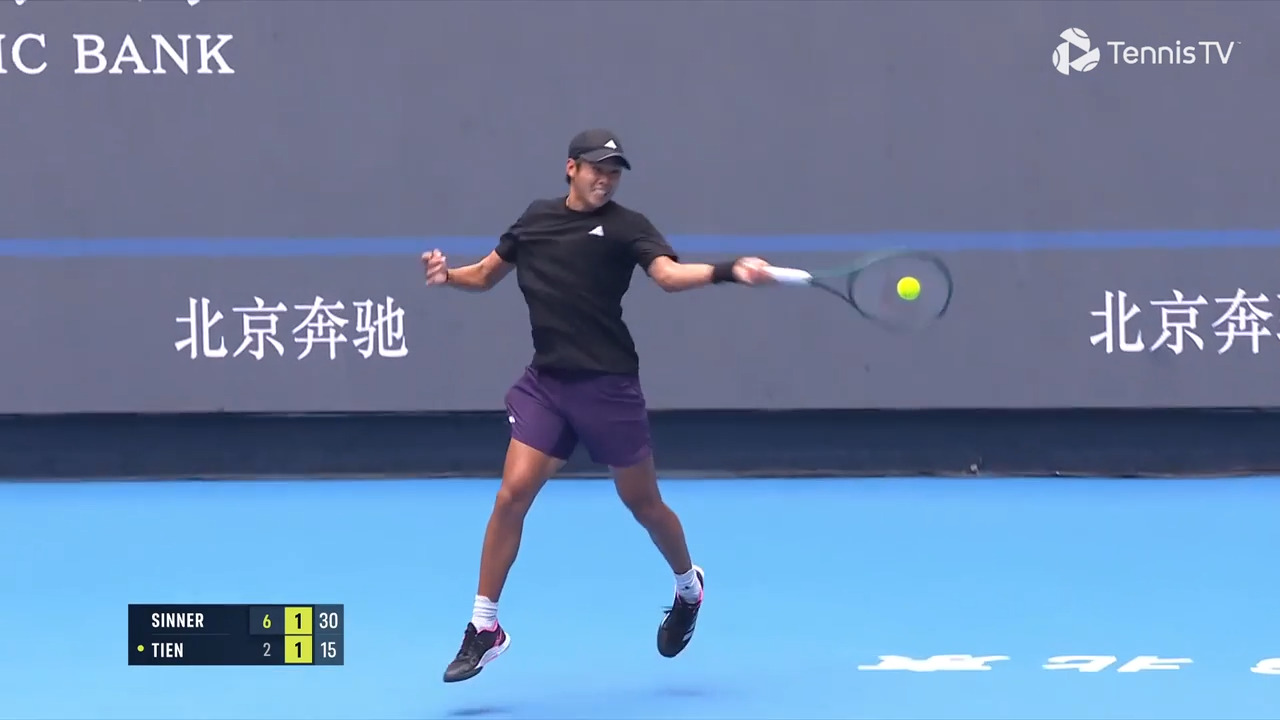 Hot Shot: 'Stand back!' Tien powers ferocious forehand vs. Sinner in Beijing