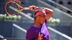 Hot Shot: Nadal Sorprende A Zverev Con Un Drop En Madrid