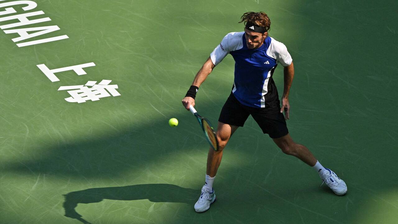 Highlights: Tsitsipas overcomes late wobble to beat Muller in Shanghai 2024