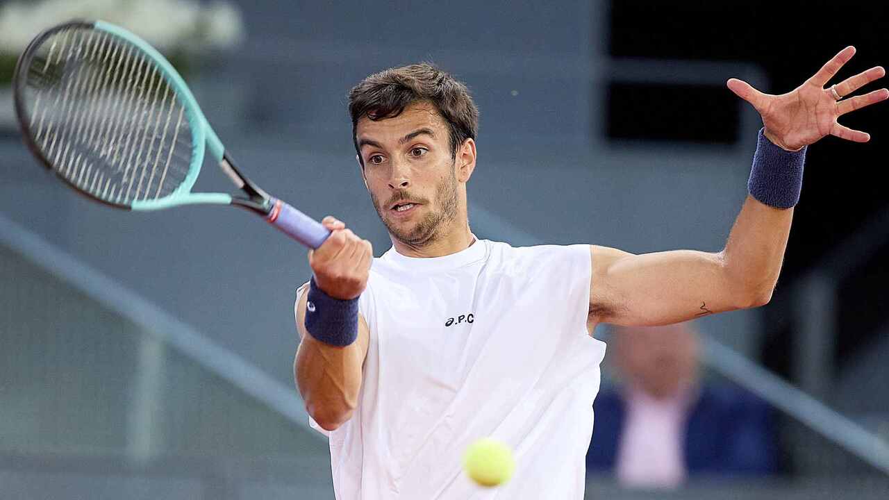 Hot Shot: 'Simply outrageous!' Musetti outfoxes De Minaur in thrilling Madrid rally