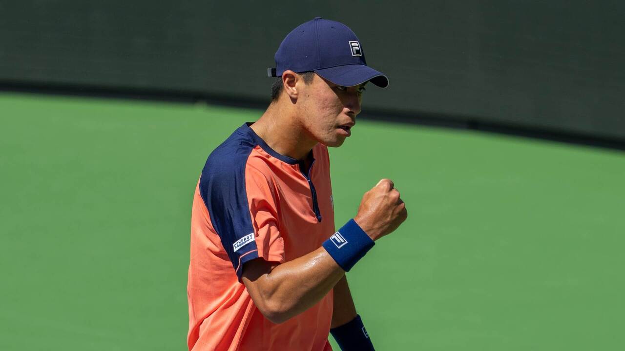Hot Shot: Nakashima unloads blistering backhand on Zverev in