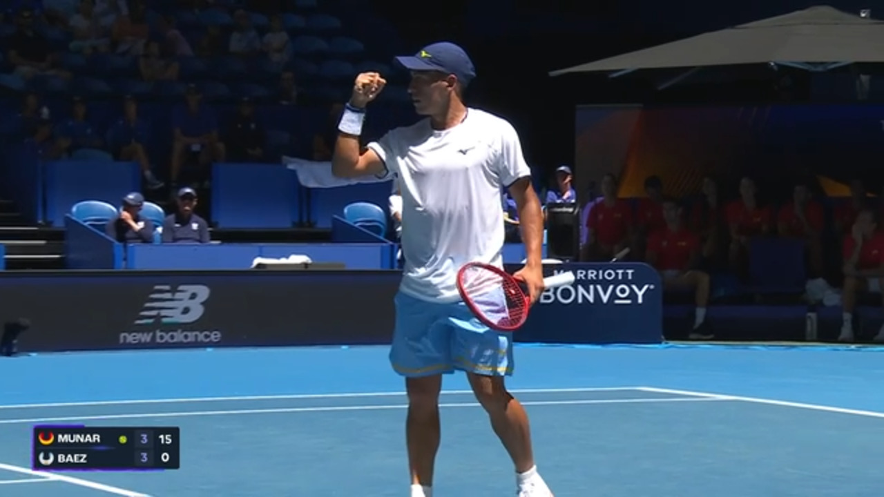 Hot Shot: Baez's unbelievable angle seals 22-ball rally at United Cup 2026