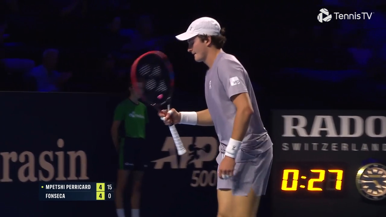 Hot Shot: Fonseca launches huge forehand in Basel 2025