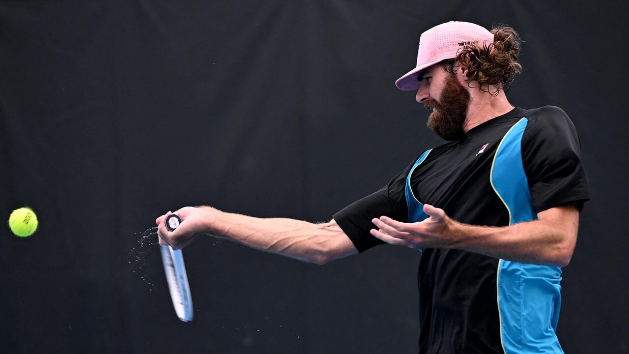 Hot Shot: Opelka lanza una derecha ganadora para hacer break a Djokovic en Brisbane 2025