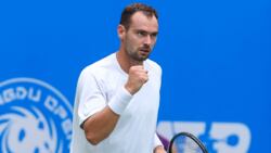 Hot Shot: Dialled-in Safiullin Plays Flawless Point In Chengdu