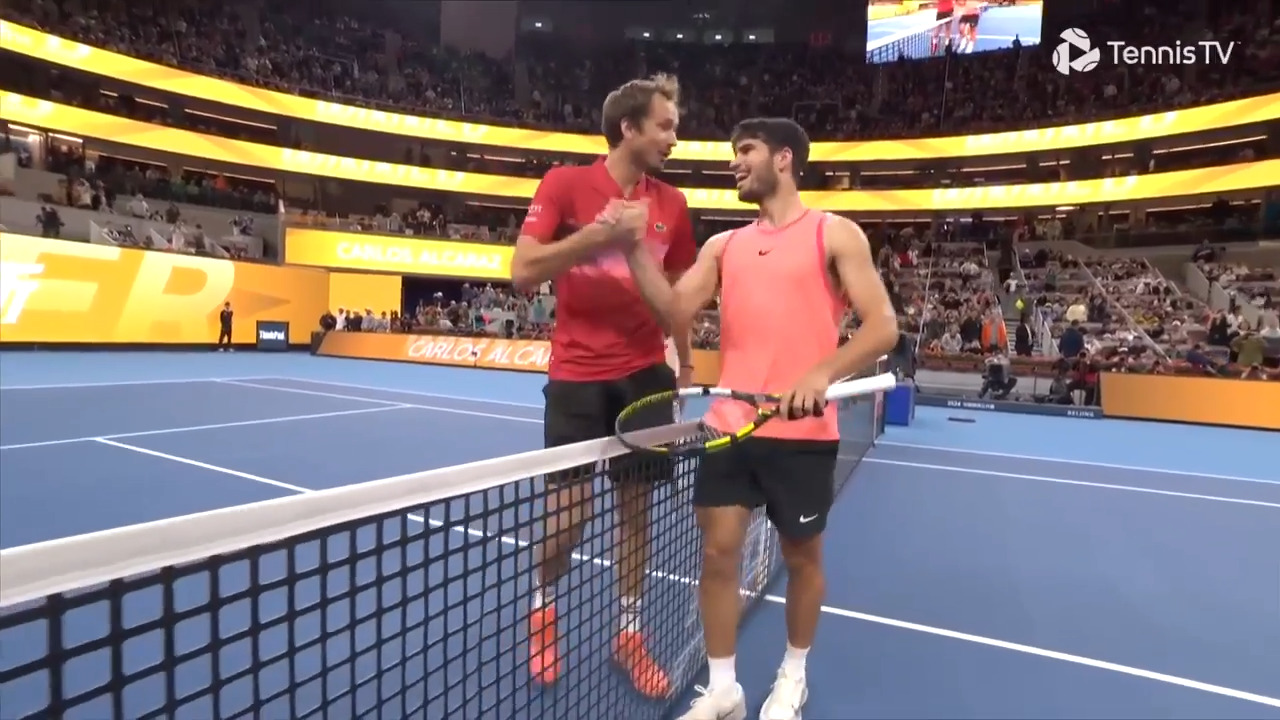 What did Medvedev whisper to Alcaraz after their Beijing SF?