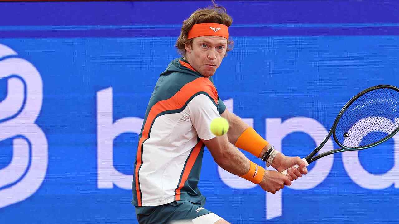 Hot Shot: Rublev delivers devastating pass in Hamburg 2025 final  