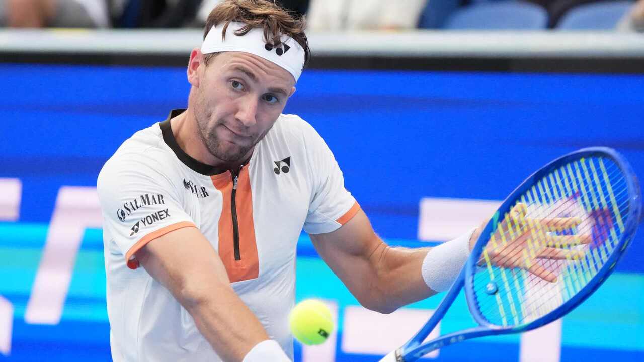 Hot Shot: 'Even Alcaraz can't get there!' Ruud shines with Tokyo 2025 dropper 