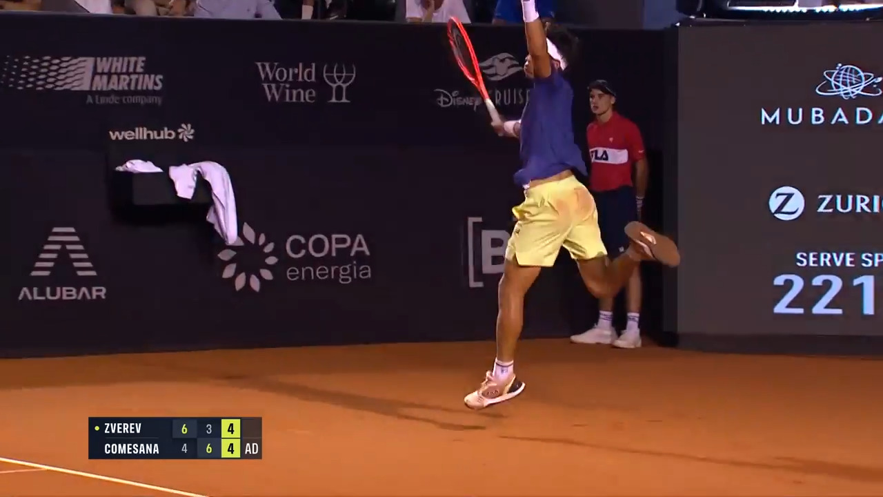 Hot Shot: Comesana's stunning steal sets up Zverev upset