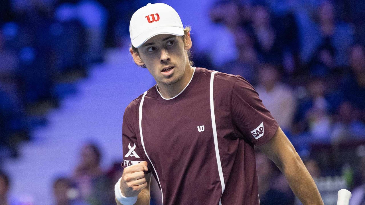 Hot Shot: De Minaur's deadly dropper leaves Zverev no chance in Vienna
