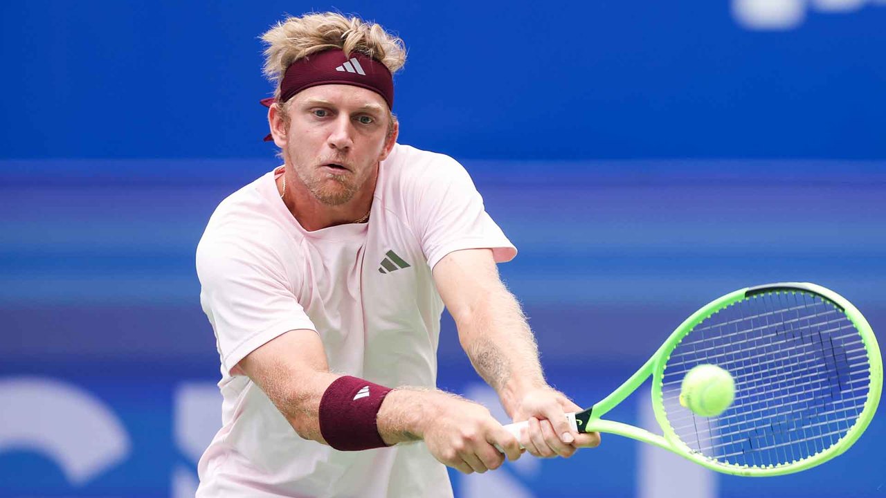 Hot Shot: Davidovich Fokina's backhand fire in Chengdu 2026