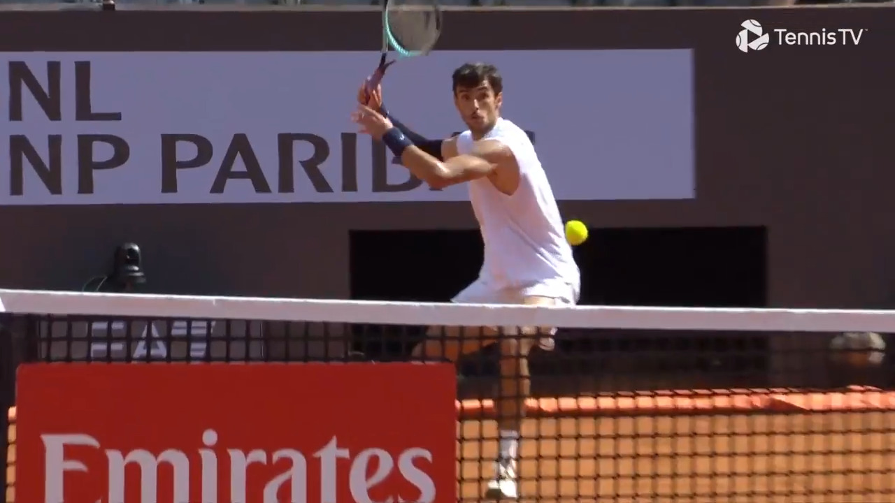 Hot Shot: Musetti delights home crowd with 'beautifully crafted point' in Rome 2025