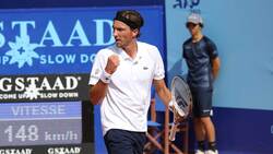 Hot Shot: Rinderknech Flicks Backhand Slice Winner