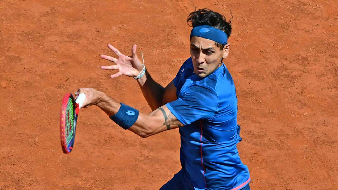 Highlights: Dialled-in Tabilo upsets Djokovic in Rome