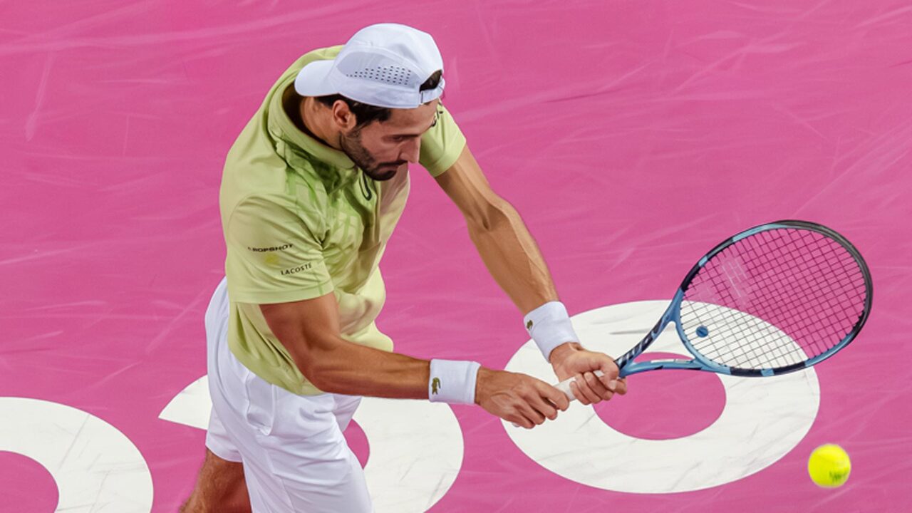 Hot Shot: Droguet's majestic topspin lob brings up set point in Montpellier 2026 tie-break