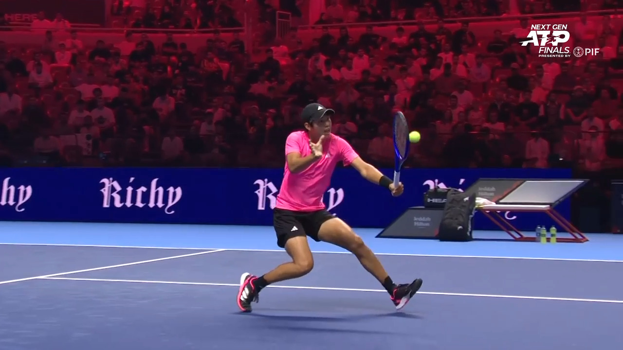 Hot Shot: Tien's slick finish steals point from Jodar at Next Gen ATP Finals 2025