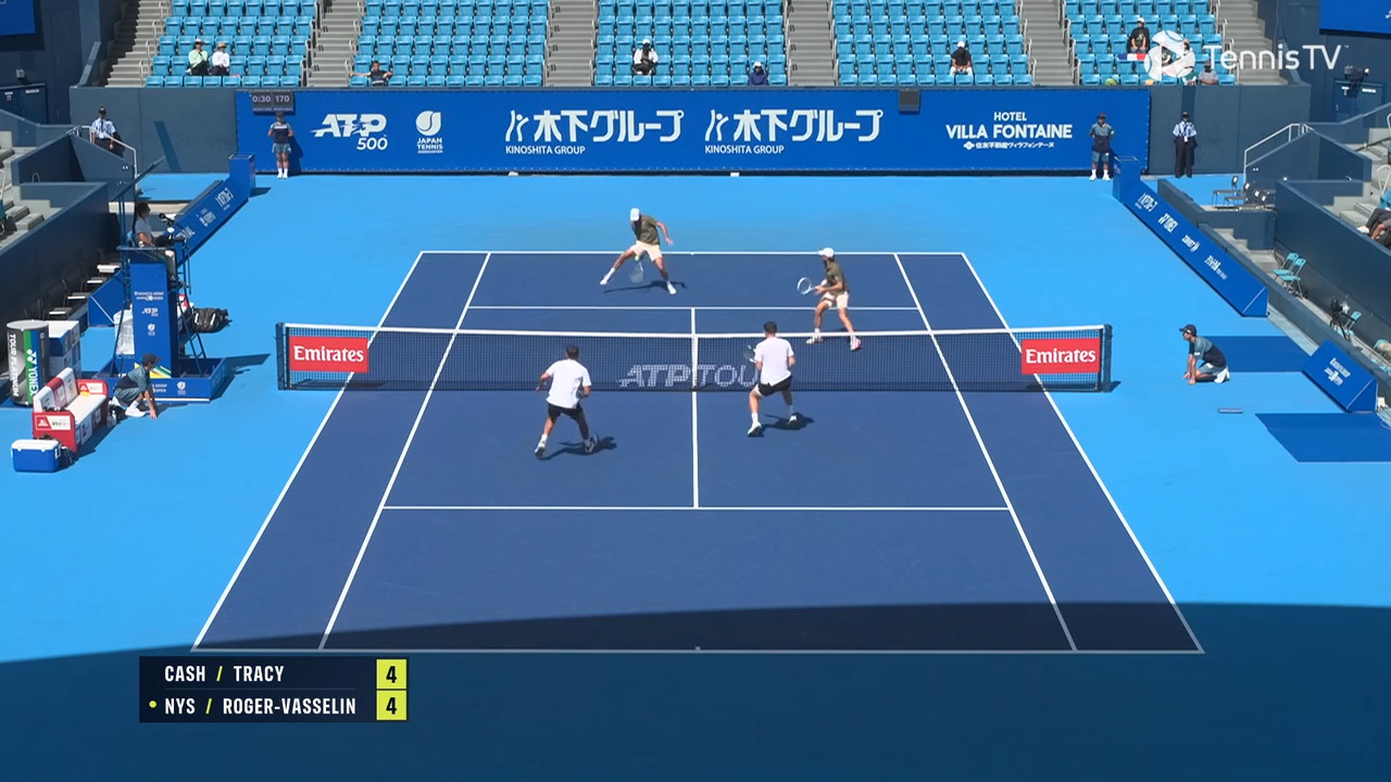 Hot Shot: Tweener to tweener! Nys/Roger-Vasselin win epic point in Tokyo 2025