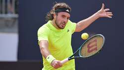Hot Shot: Tsitsipas draws gasps with stunning dropper in Rome