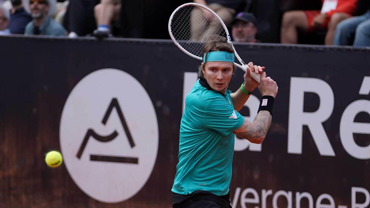 Highlights: Bublik bounces Kotov in Lyon 2024