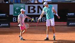 Hot Shot: 'Delicious From Diego!' Schwartzman Goes Up & Over In Rome Doubles Final